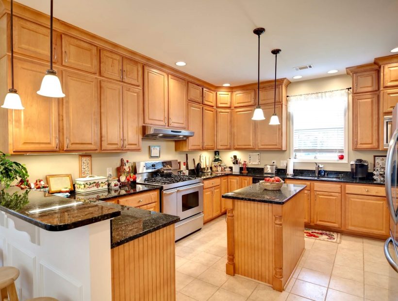 Kitchen_light_browns_island